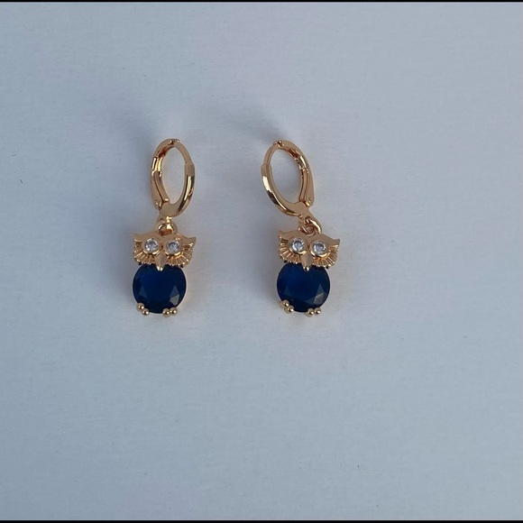 Sparkling 18k Gold Filled Earrings - Picture 4 of 4
